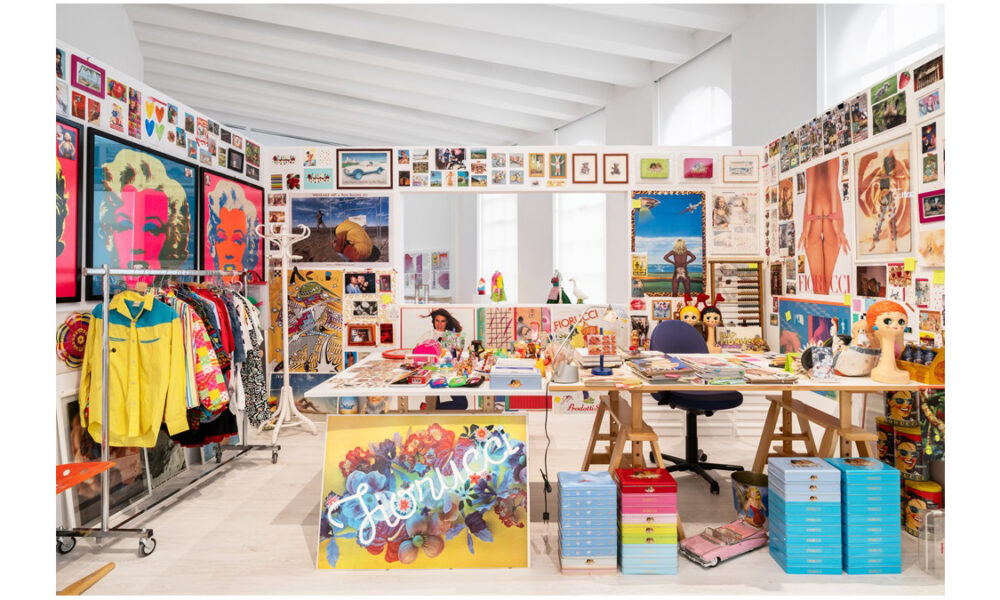 Dal 6 novembre 2024 al 16 marzo 2025 Triennale Milano presenta la mostra Elio Fiorucci, a cura di Judith Clark, allestimento Fabio Cherstich.