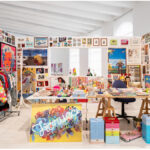 Dal 6 novembre 2024 al 16 marzo 2025 Triennale Milano presenta la mostra Elio Fiorucci, a cura di Judith Clark, allestimento Fabio Cherstich.