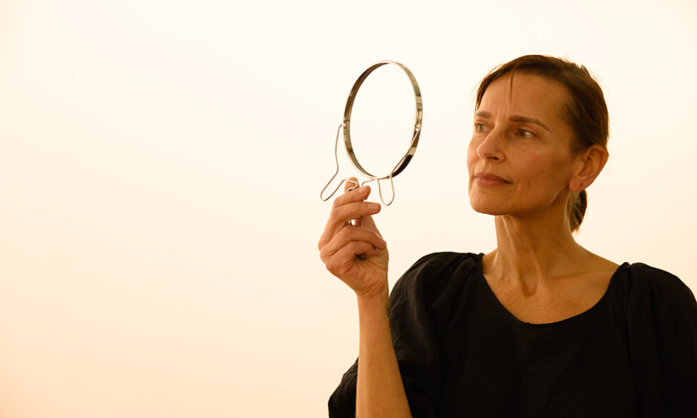 FEBRUARE: Performance di DANIELA BELTRANI