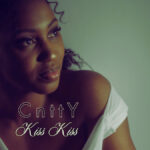 CnttY debutta con “Kiss Kiss”