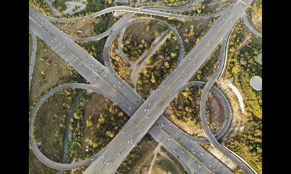 Infrastrutture moderne e una gestione orientata alla sostenibilità: a Bologna la logistica è un modello di efficienza.